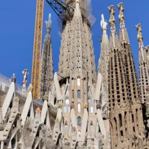 HISZPANIA: BLANES – BARCELONA, FRANCJA: Eurodisneyland + Paryż, Włochy GARDALAND, obóz młodzieżowy 14-19 lat